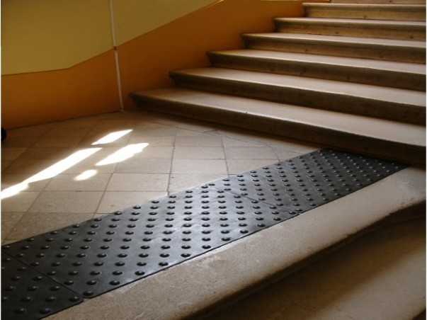 DALLE BETON PODOTACTILE TACTILGRIP 6 60X42X6CM NOIR PROFOND NF